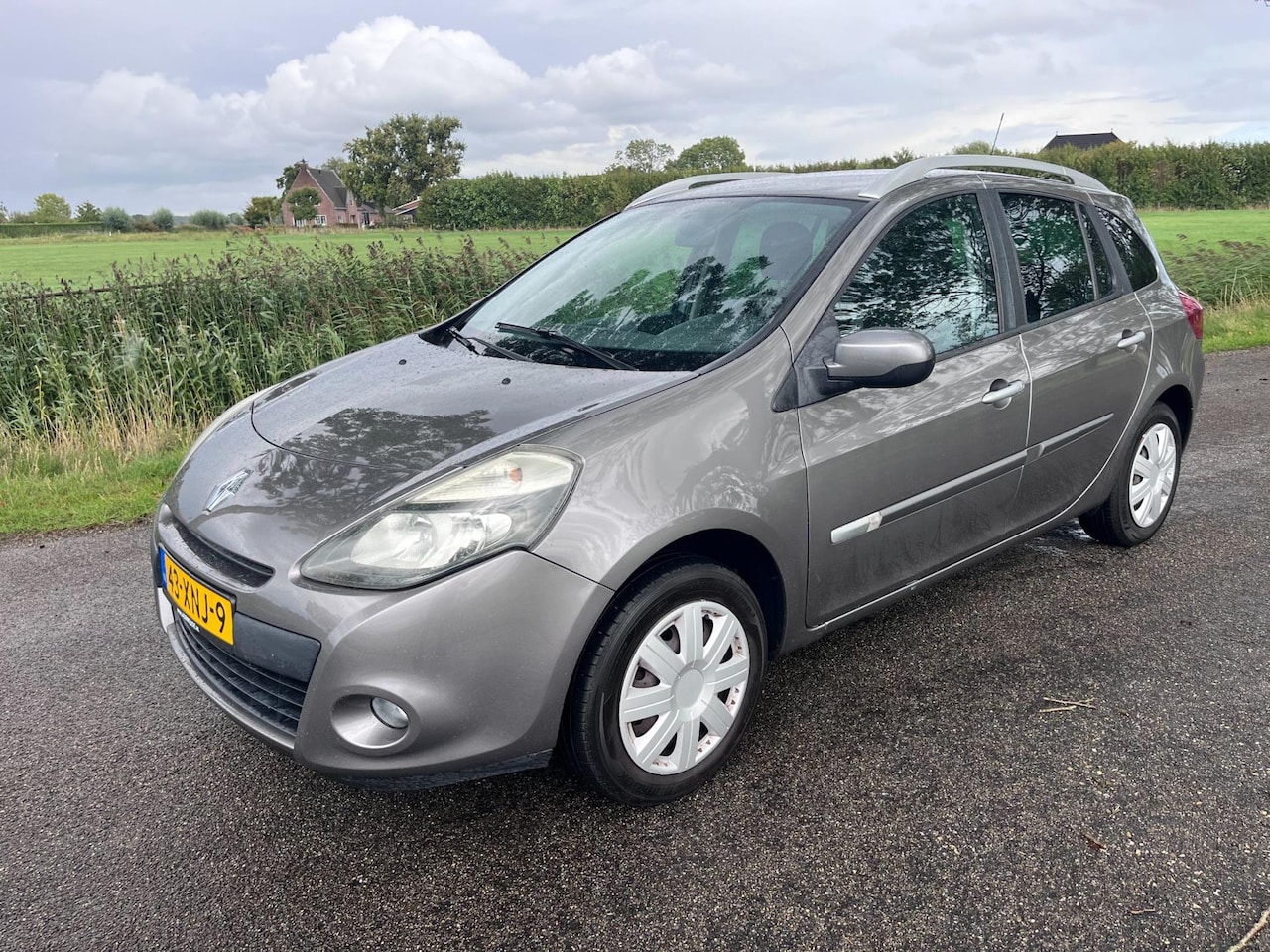 Renault Clio Estate - 1.2-16V Authentique 1.2-16V Authentique - AutoWereld.nl