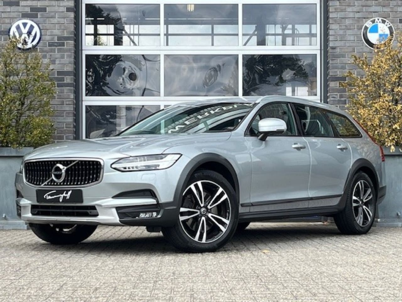 Volvo V90 Cross Country - 2.0 D4 AWD PRO - LEDER - LED KOPLAMPEN - 19 INCH - AutoWereld.nl