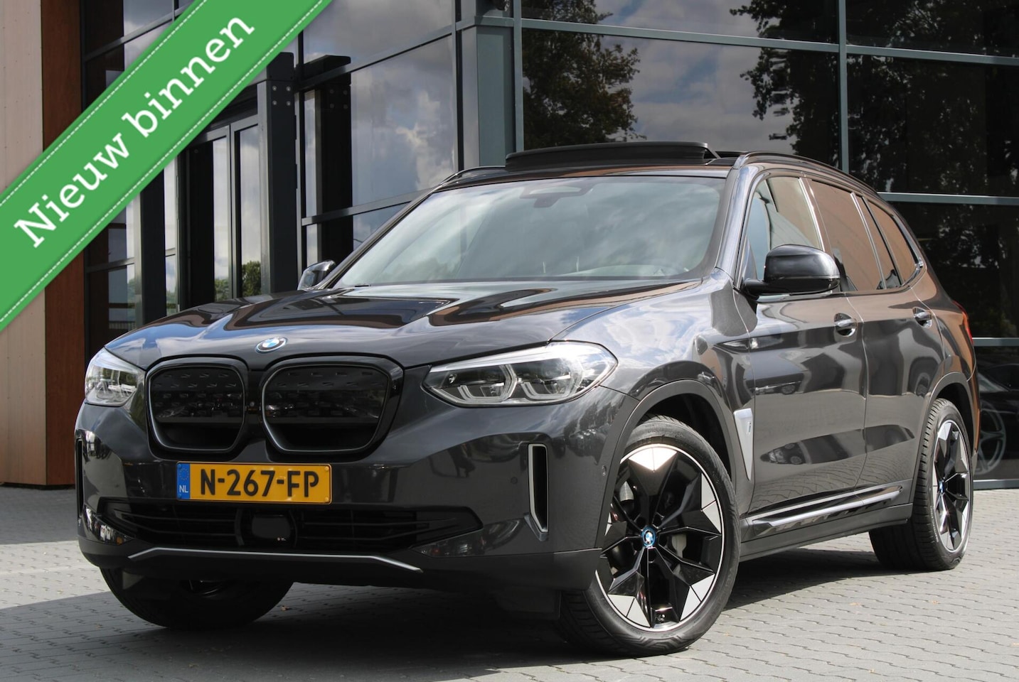 BMW iX3 - High Executive 80kWh | ACC | Pano | Sportstoelen - AutoWereld.nl