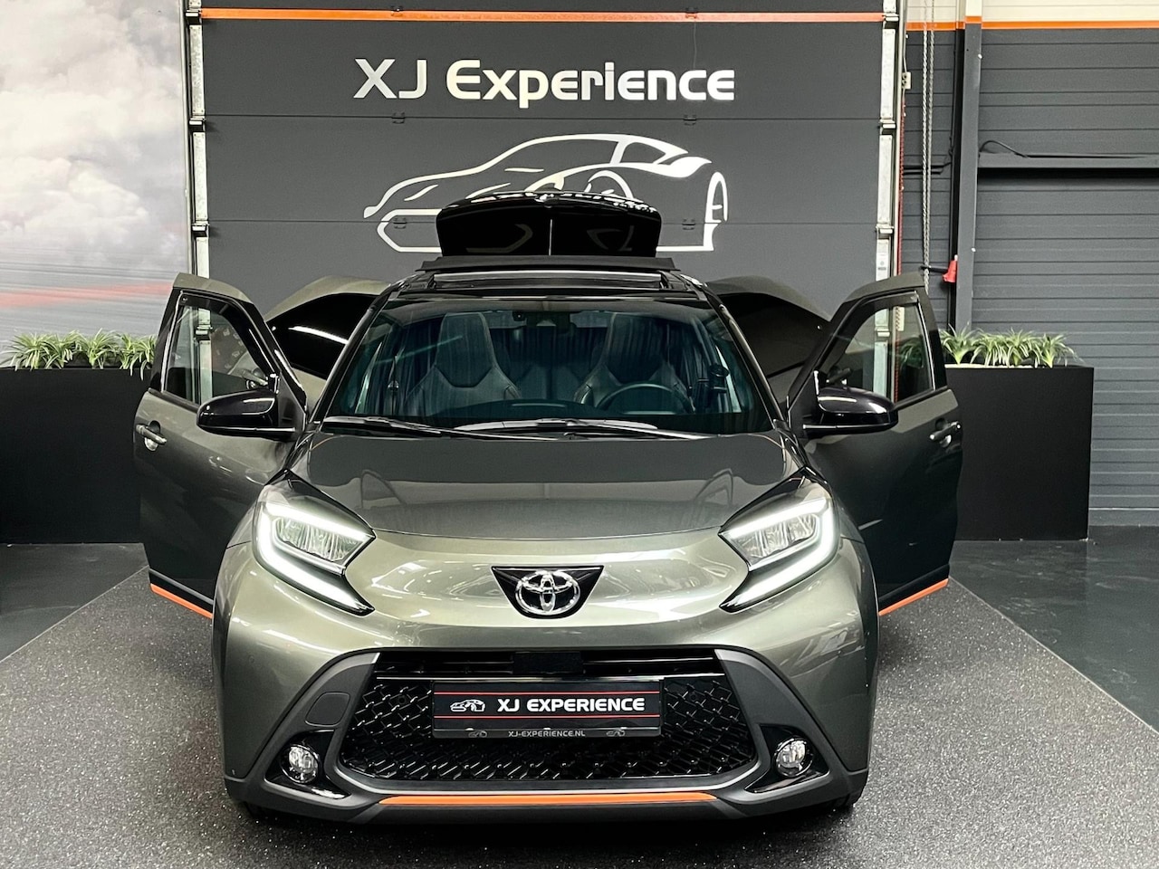 Toyota Aygo X - 1.0 VVT-i S-CVT LIMITED NAVY CABRIO CAMERA - AutoWereld.nl