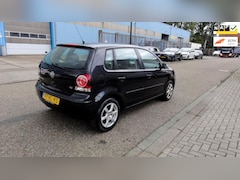 Volkswagen Polo - 1.4-16V NAP 5 Deurs Airco Apk 11/09/2026