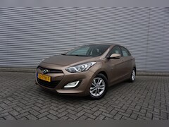 Hyundai i30 - 1.6 GDI i-Vision Airco / Navi / Cruise / Parkeers. / Elektr. ramen / Camera / NAP