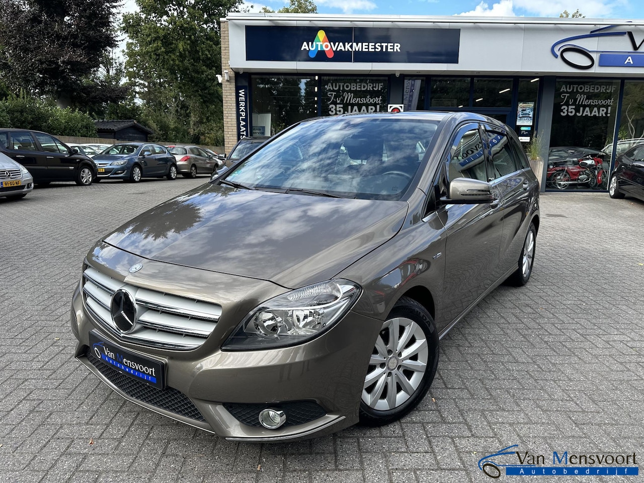 Mercedes-Benz B-klasse - B180 Automaat BlueEfficiency Navi|Bluetooth|Trekhaak|Stoelverw|Allseason - AutoWereld.nl