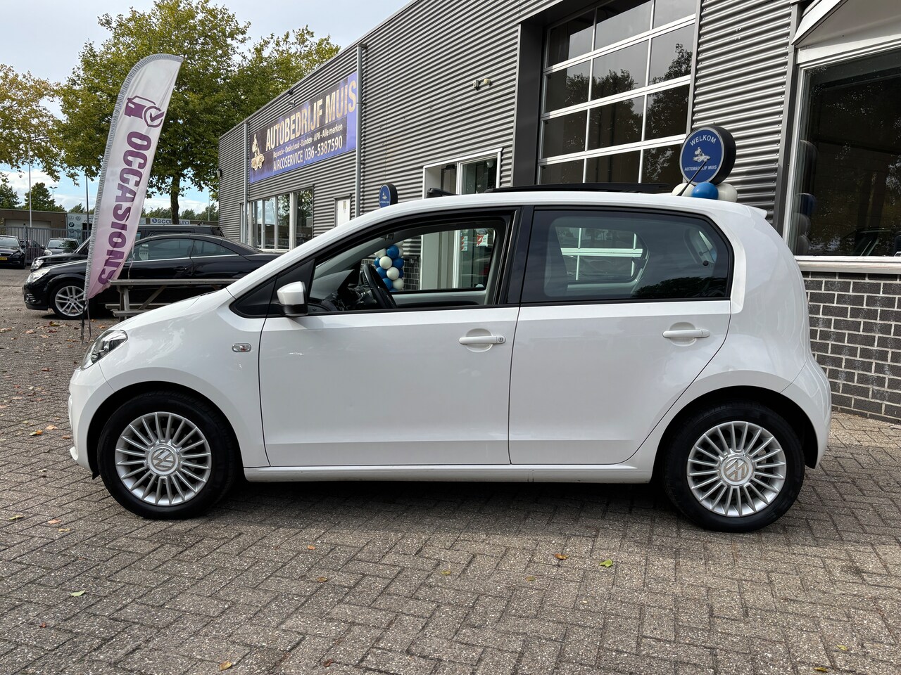 Volkswagen Up! - 1.0 high up! BlueMotion | Org-NL auto. Panorama-schuifdak. 1e eig. Cruise. Airco.