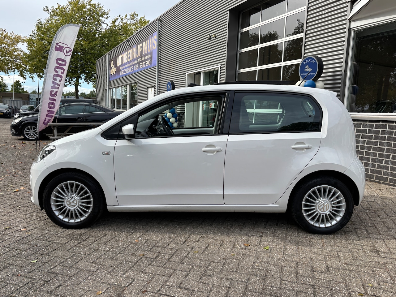 Volkswagen Up! - 1.0 high up! BlueMotion | Org-NL auto. Panorama-schuifdak. 1e eig. Cruise. Airco.