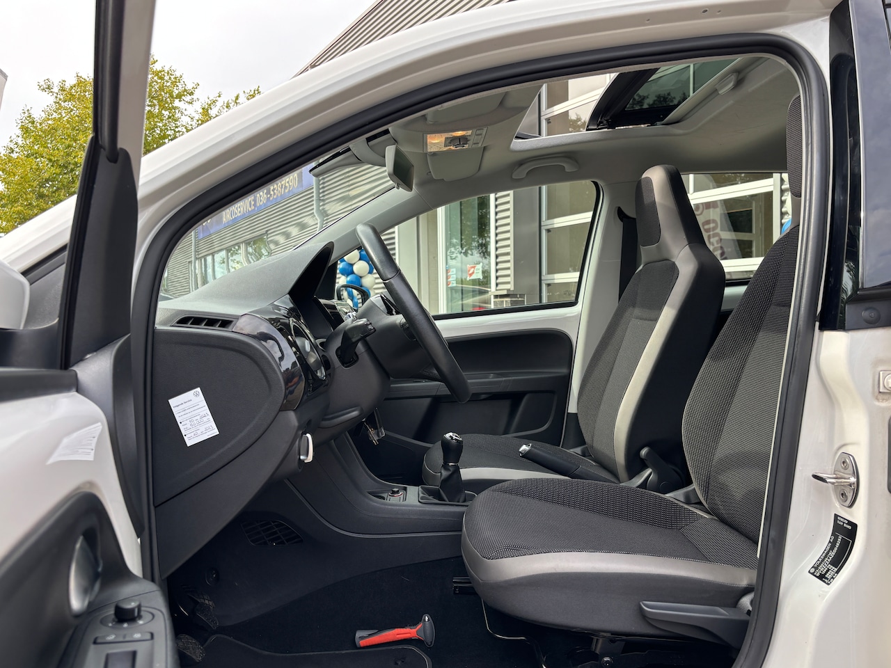 Volkswagen Up! - 1.0 high up! BlueMotion | Org-NL auto. Panorama-schuifdak. 1e eig. Cruise. Airco.
