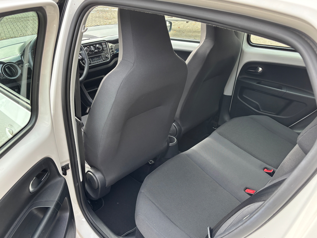 Volkswagen Up! - 1.0 high up! BlueMotion | Org-NL auto. Panorama-schuifdak. 1e eig. Cruise. Airco.