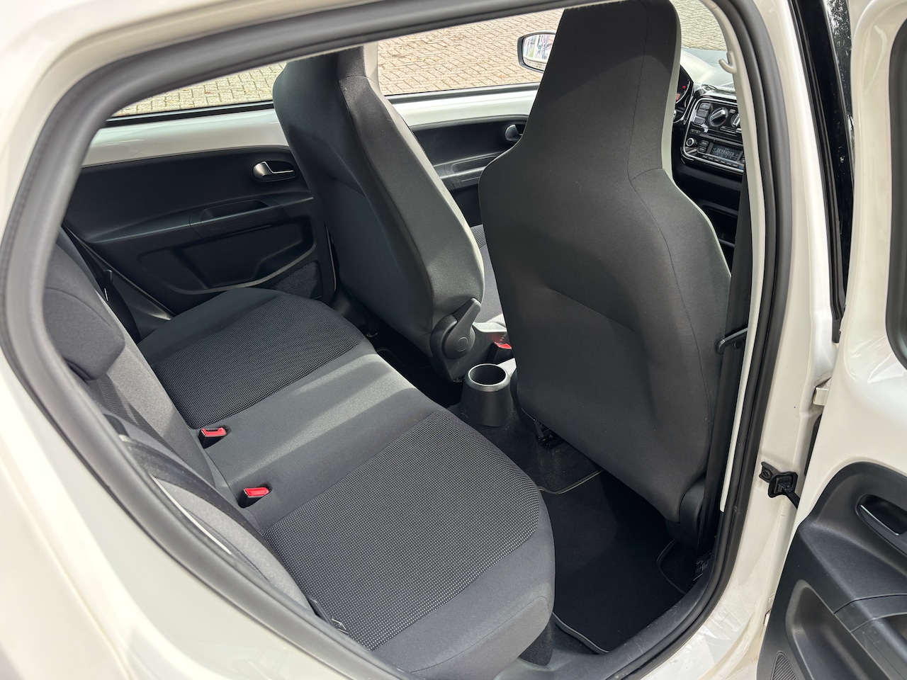 Volkswagen Up! - 1.0 high up! BlueMotion | Org-NL auto. Panorama-schuifdak. 1e eig. Cruise. Airco.