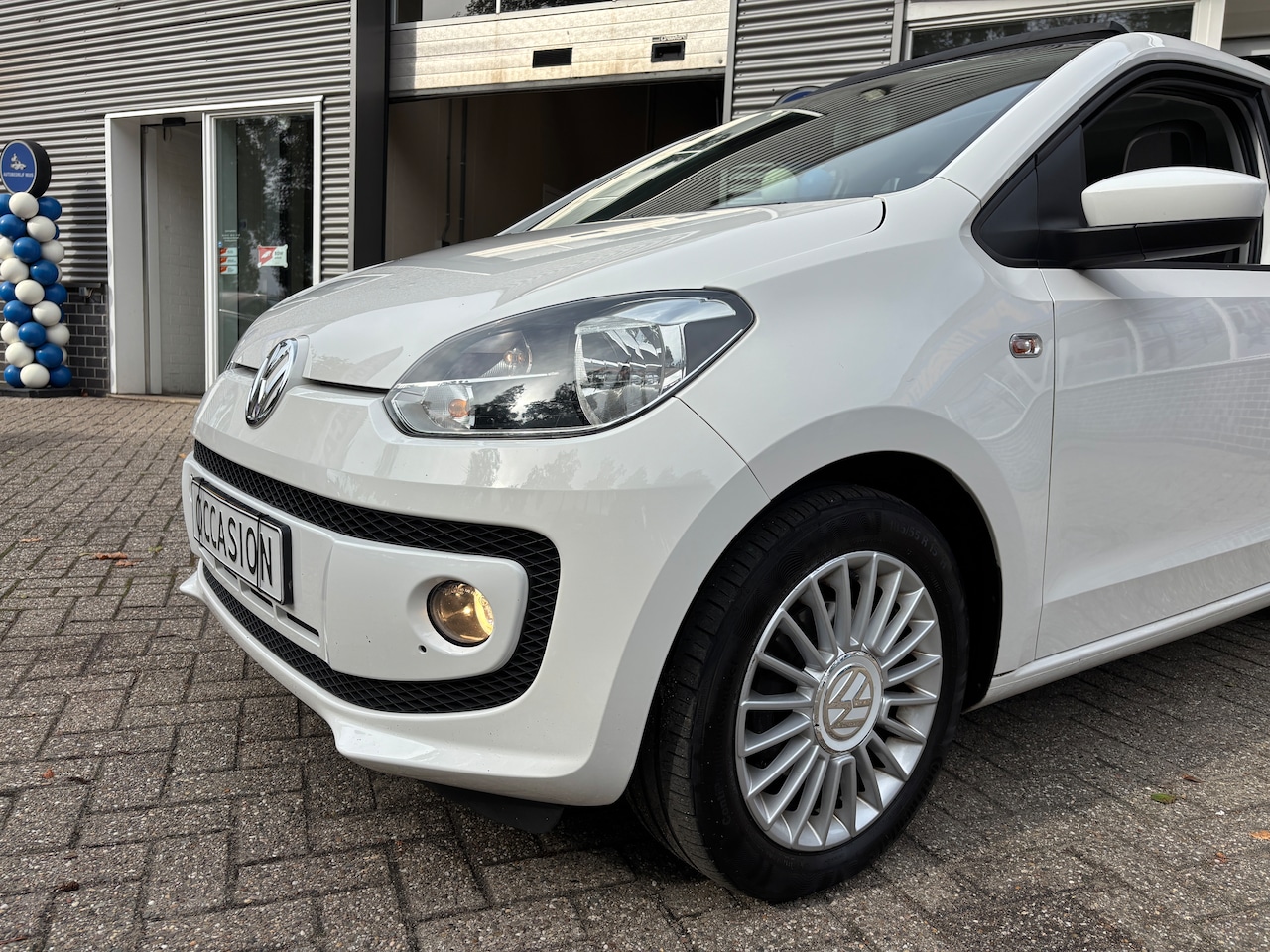 Volkswagen Up! - 1.0 high up! BlueMotion | Org-NL auto. Panorama-schuifdak. 1e eig. Cruise. Airco.