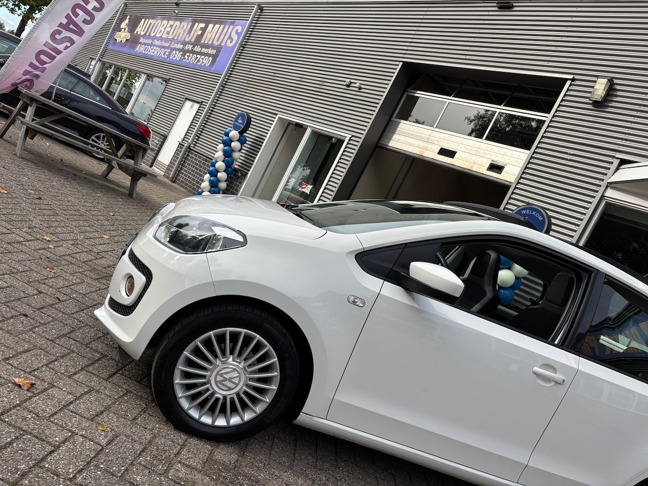 Volkswagen Up! - 1.0 high up! BlueMotion | Org-NL auto. Panorama-schuifdak. 1e eig. Cruise. Airco.