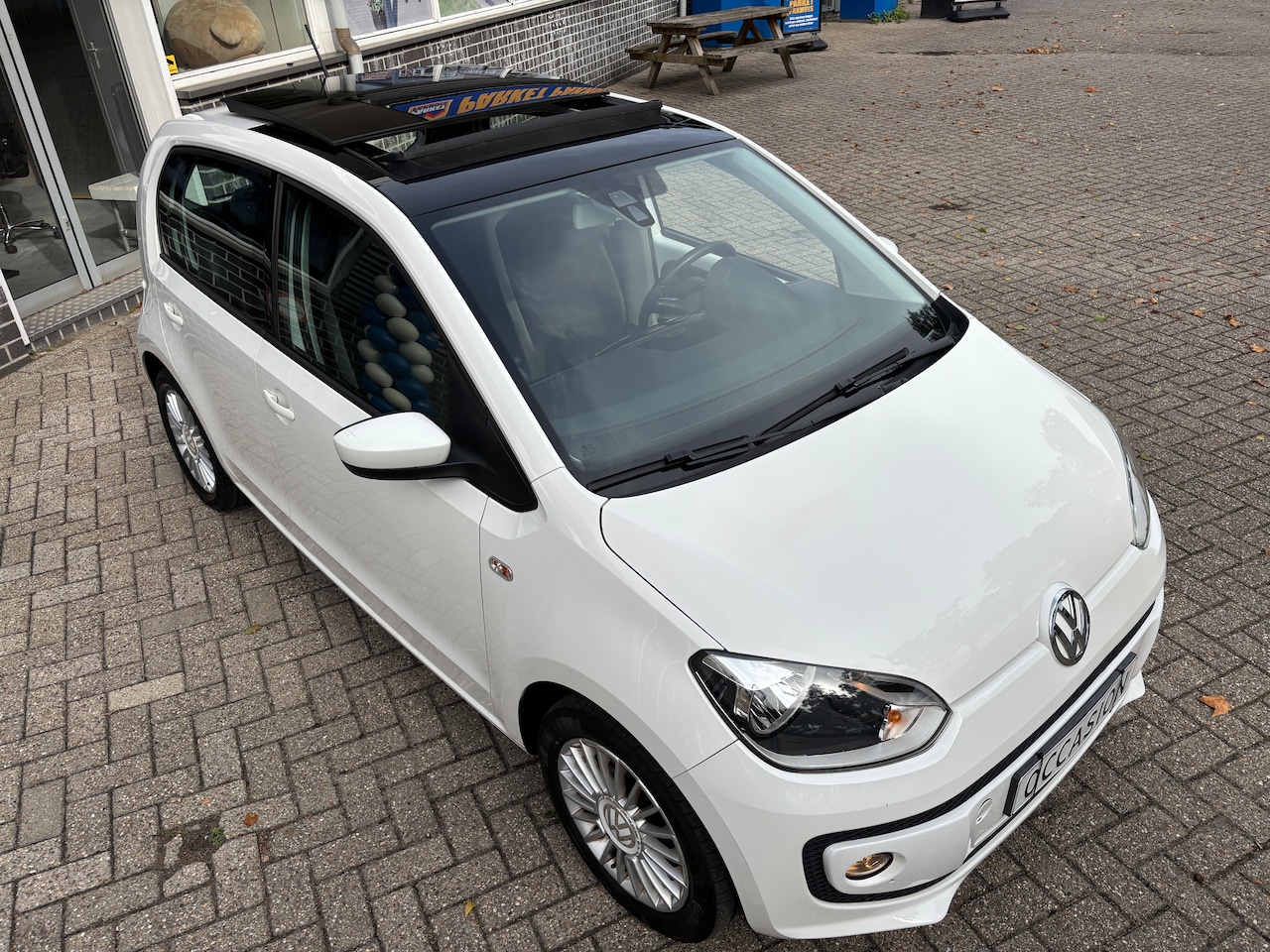 Volkswagen Up! - 1.0 high up! BlueMotion | Org-NL auto. Panorama-schuifdak. 1e eig. Cruise. Airco.