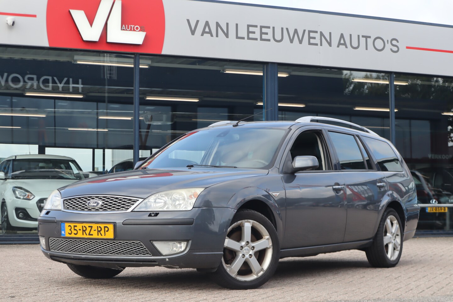 Ford Mondeo Wagon - 1.8-16V Platinum | Cruise | Trekhaak | Clima - AutoWereld.nl