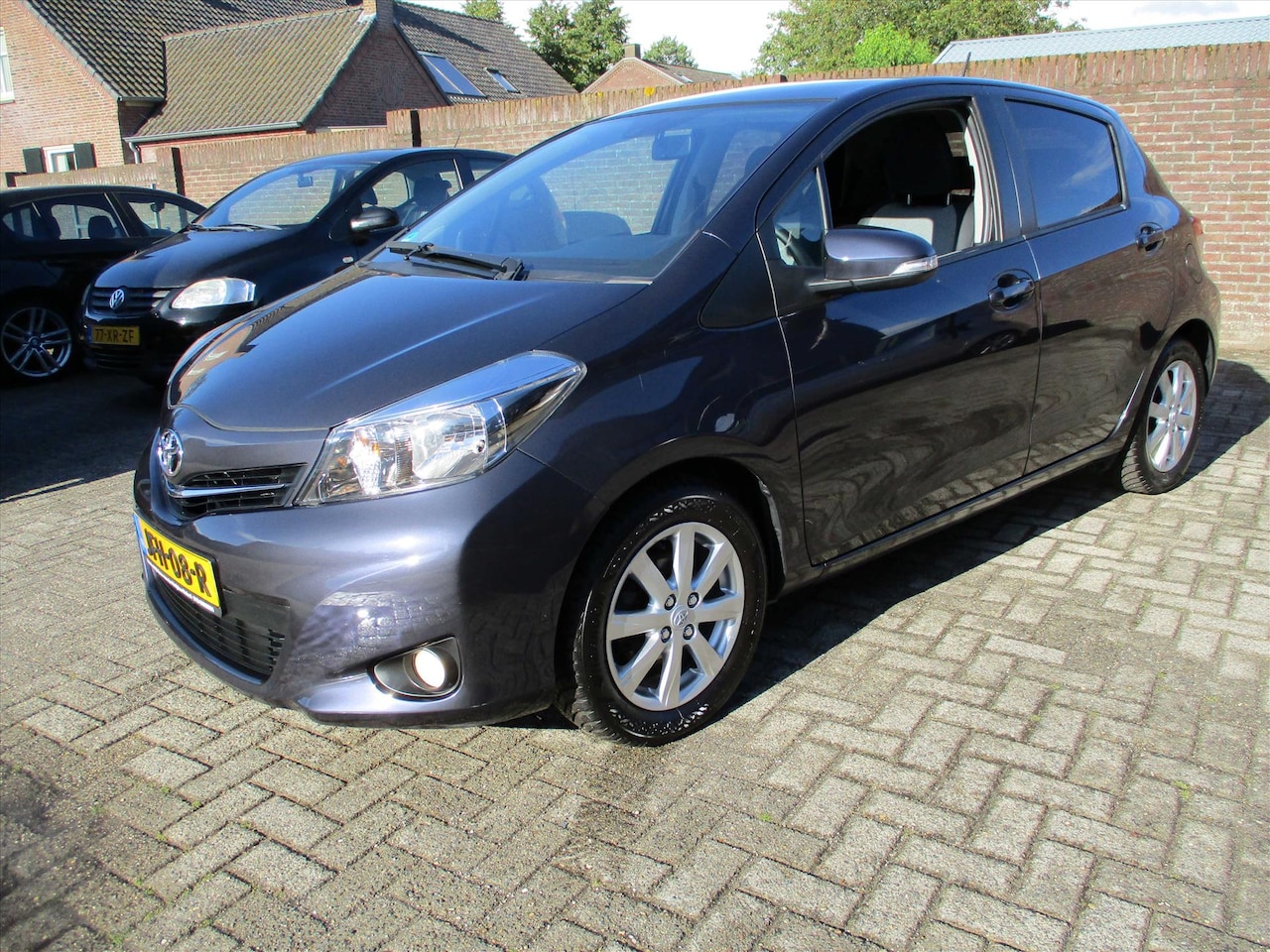Toyota Yaris - 1.3 16V VVT-I 5DR Dynamic Pano Clima - AutoWereld.nl