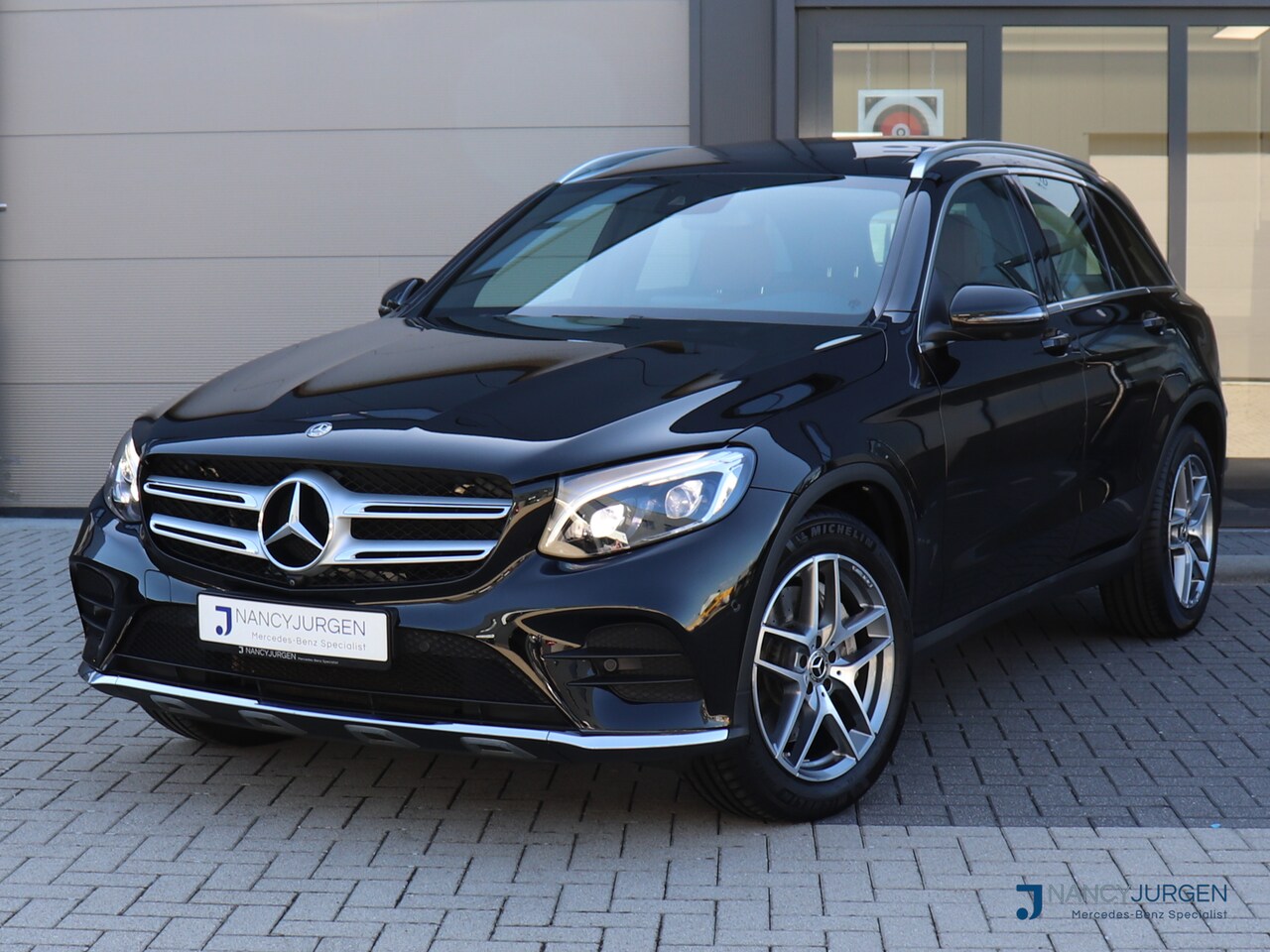 Mercedes-Benz GLC-klasse - 250 4M | AMG | 9G Aut | Ambiente | Volleder | LED | 360* Camera | Pano Dak | Navi | Afneem - AutoWereld.nl