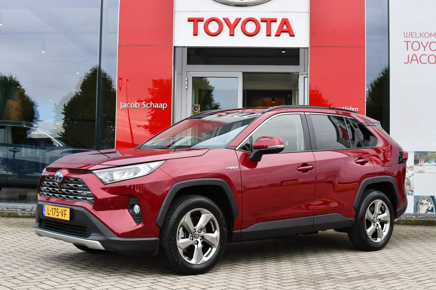 Toyota RAV4 - 2.5 Hybrid Style Automaat 218pk | BSM | PDC | Stoelverwarming | Elektrisch bedienbare acht - AutoWereld.nl
