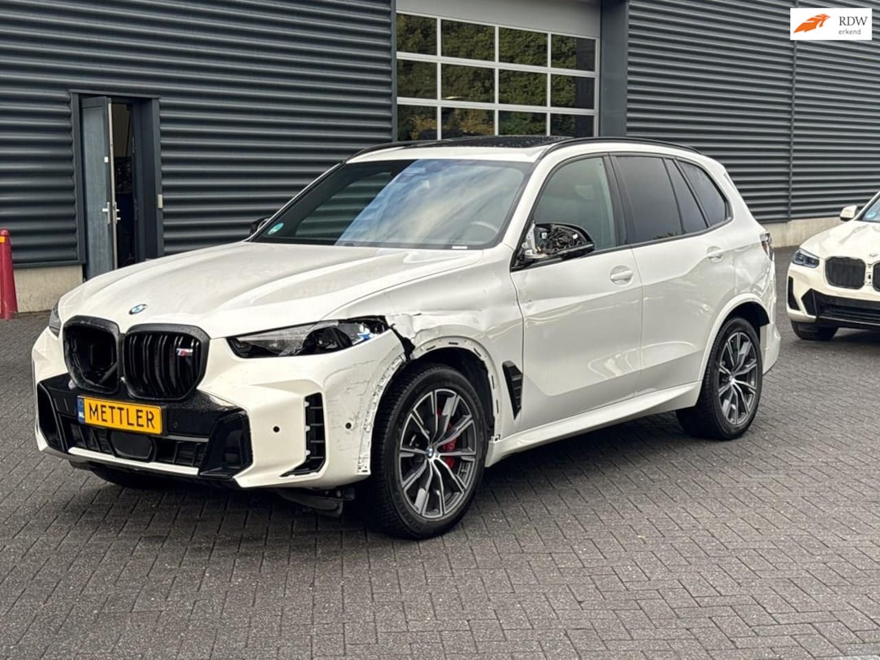BMW X5 - M60i xDrive M Sport|Hud|Panoramadak|Stuurwielverwarming - AutoWereld.nl