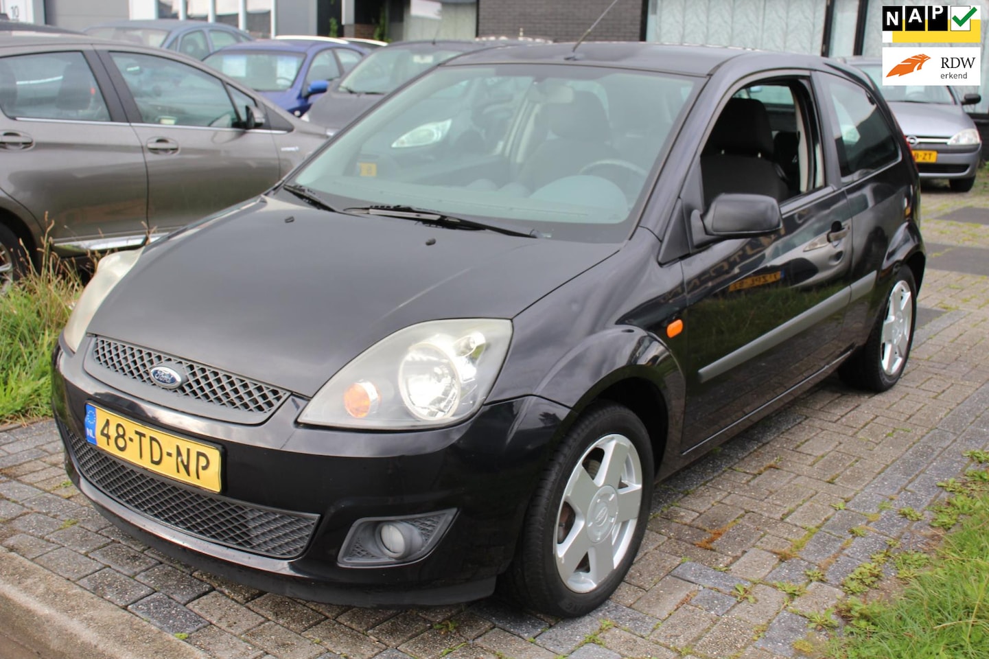 Ford Fiesta - 1.3i Futura Airco 101.000km NAP! LM-Velgen Elec pakket APK - AutoWereld.nl