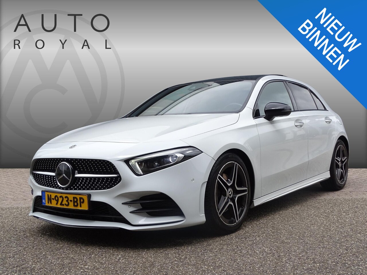 Mercedes-Benz A-klasse - 180 Business Solution AMG PANORAMADAK|SFEERVERLICHTING|LED PAKKET|ACHTERUIT RIJ CAMERA|NAV - AutoWereld.nl