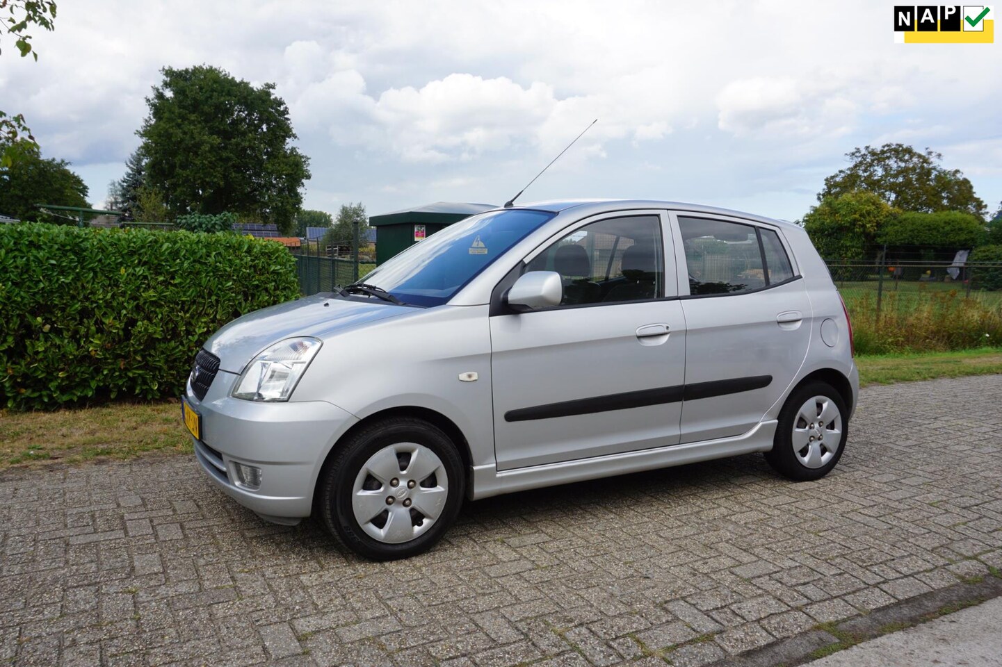 Kia Picanto - 1.0 D-light AIRCO nwe APK - AutoWereld.nl