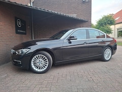 BMW 3-serie - 320i Luxury Edition 184PK Apple Carplay / Navigatie / Led Verlichting / Sport Automaat / V