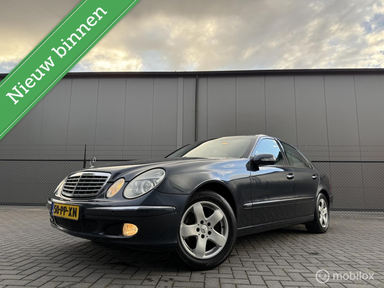 Mercedes-Benz E-klasse - 200 K. Elegance Automaat | ACC | Navi | PDC V+A | NL Auto | Trekhaak | Prachtauto! - AutoWereld.nl