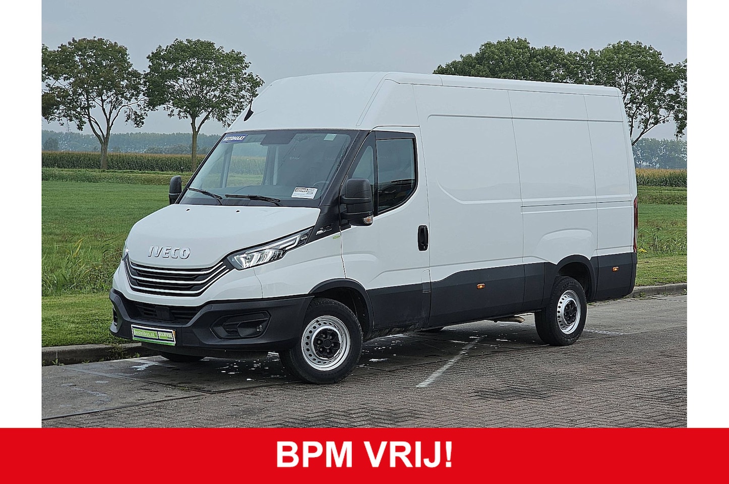 Iveco Daily - 35S14V 2.3 L3H2 ac automaat EURO6 navi carplay camera - AutoWereld.nl
