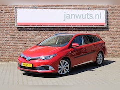 Toyota Auris Touring Sports - 1.8 Hybrid Executive + Panoramadak + PDC
