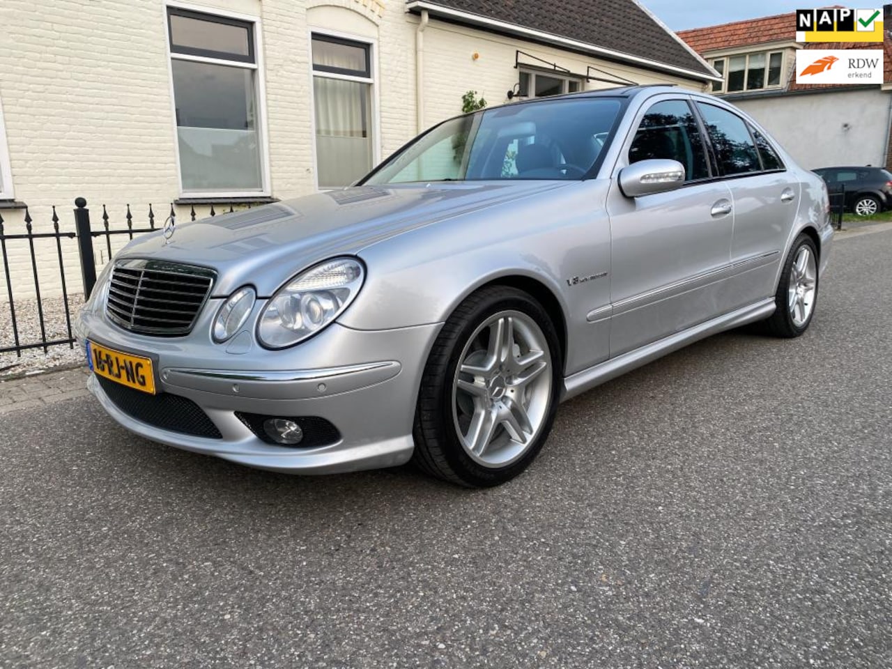 Mercedes-Benz E-klasse - AMG 55 Aut,NL Auto,Panoramadak,Alle opties. - AutoWereld.nl