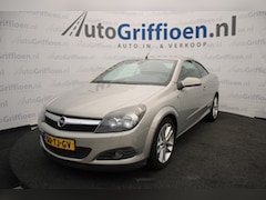 Opel Astra TwinTop - 1.8 Cosmo nette cabrio met leer