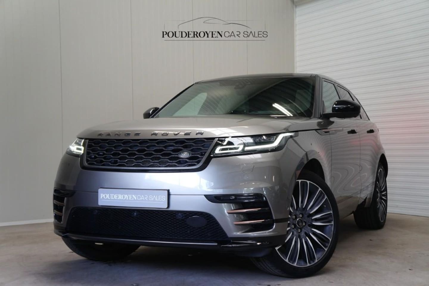 Land Rover Range Rover Velar - 3.0 V6 AWD First Edition / Full Option / Nwe distributieriem! / Incl onderhoud! - AutoWereld.nl