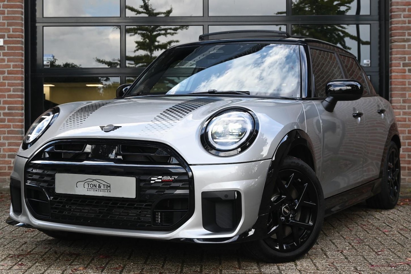 MINI Cooper - Mini 1.5 C John Cooper Works XL Pano Sfeer Black JCW '25 - AutoWereld.nl