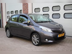 Toyota Yaris - 1.3 VVT-i Dynamic * Navi / Cruise / Nap / Trekhaak