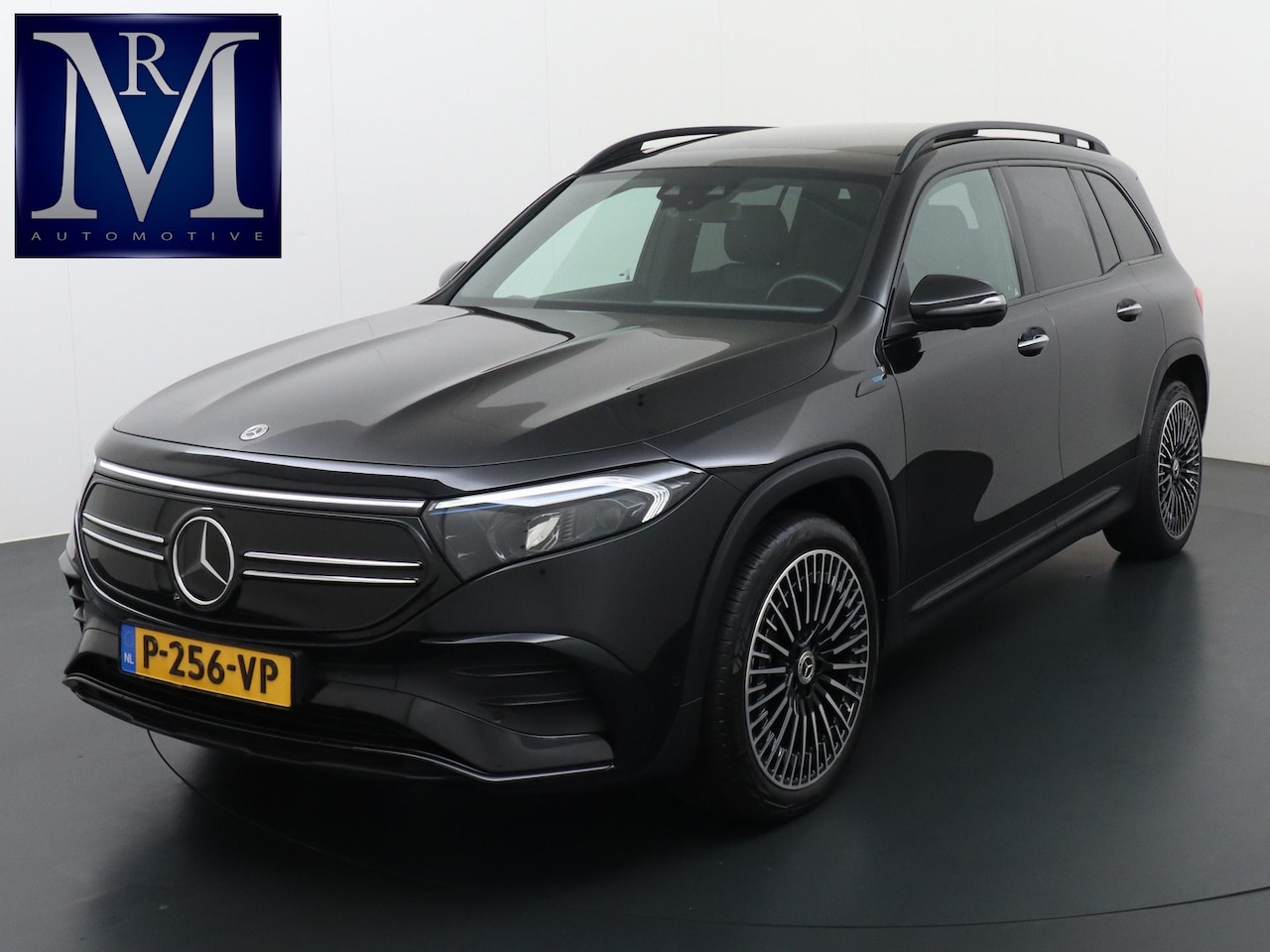 Mercedes-Benz EQB - 250 AMG Line 7p. 67 kWh VAN: 38.900,- VOOR: 35.877,- UW HERFSTVOORDEEL: 3.023,- PANORAMADA - AutoWereld.nl