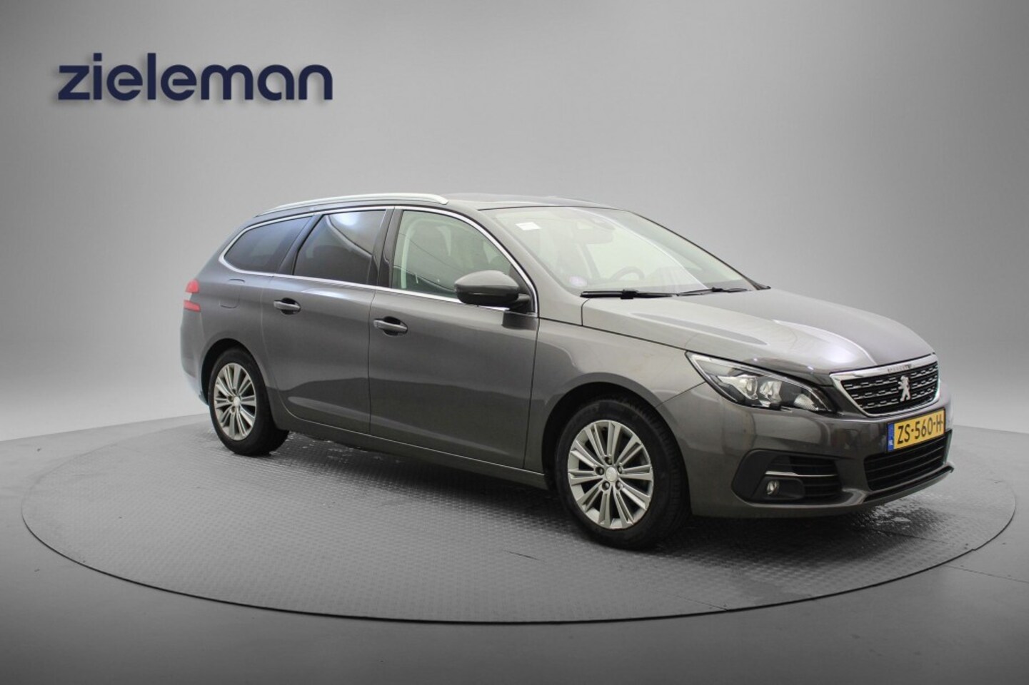 Peugeot 308 - SW 1.2 PureTech Premium - Carplay, Panorama, Camera, Trekhaak - AutoWereld.nl