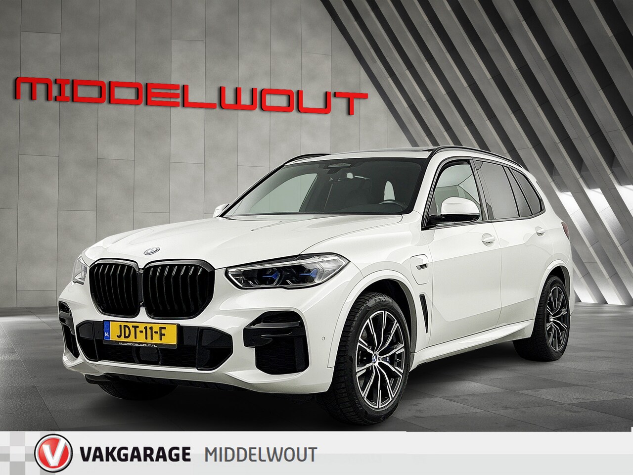 BMW X5 - xDrive45e M-sport Pano-dak/Soft Close/Stoelkoeling/20'LMV/Trekhaak - AutoWereld.nl