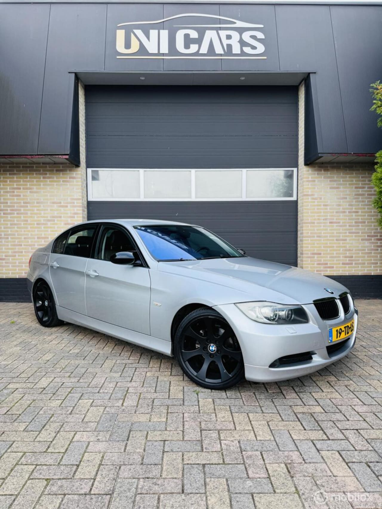 BMW 3-serie - 320i High Executive|Automaat|Sport|Navi|LeerLM17 - AutoWereld.nl