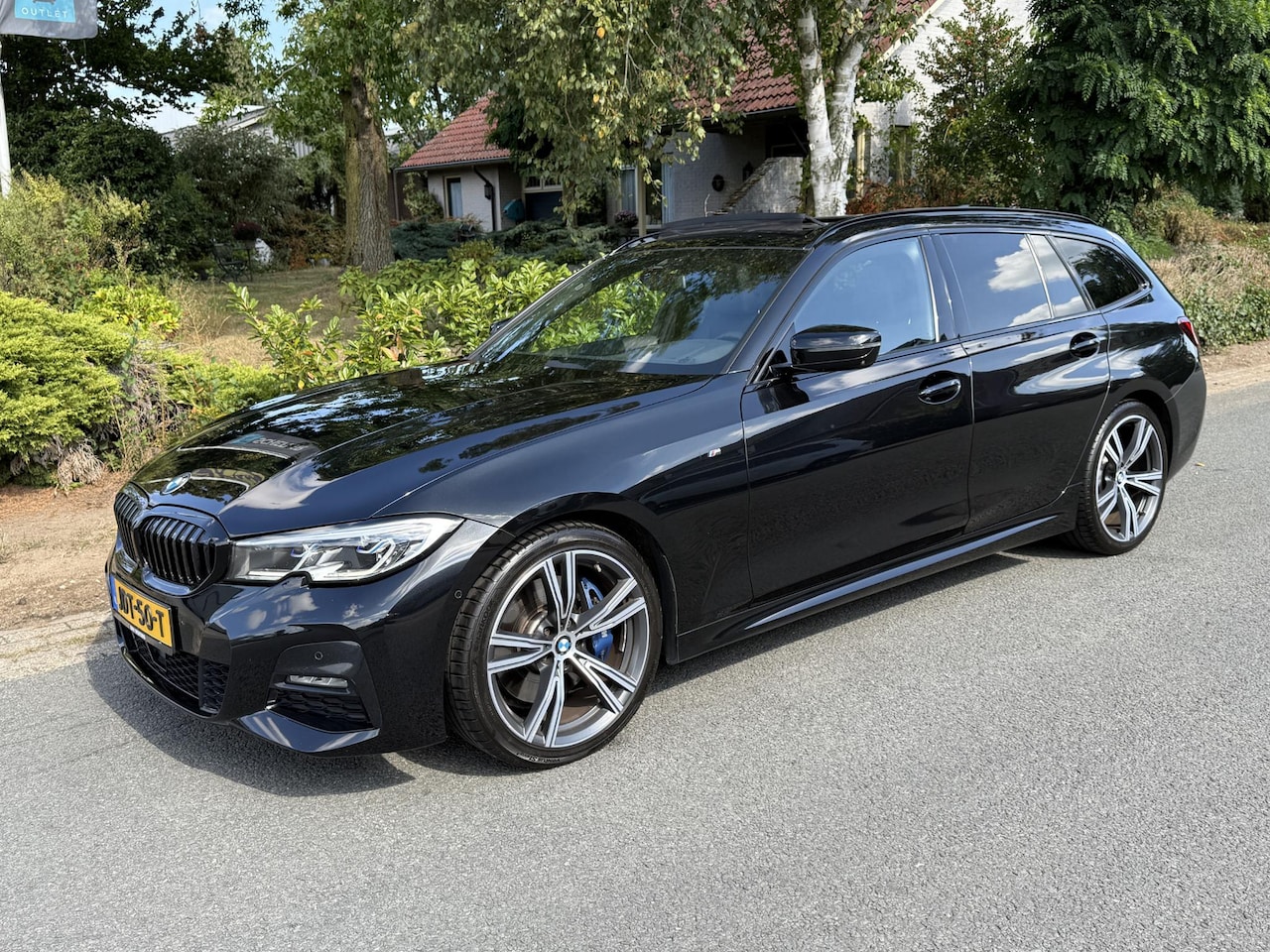 BMW 3-serie Touring - 330i M-Sport 258PK ACC•Pano•Trekhaak•Laser - AutoWereld.nl
