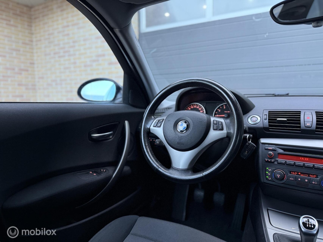 BMW 1-serie - 116i high Executive|Clima|Cruis||PdcLM 16|APK - AutoWereld.nl