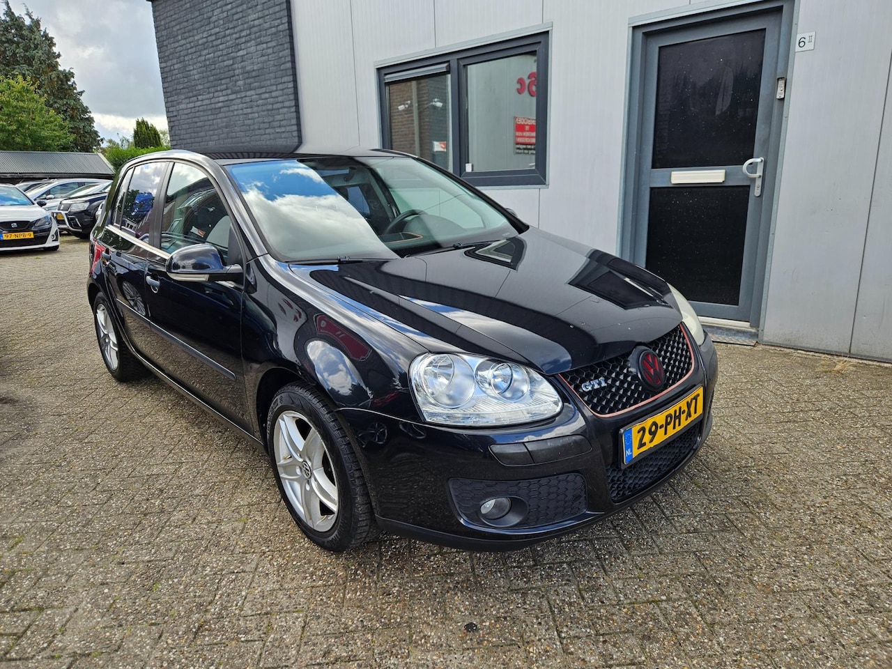 Volkswagen Golf - 1.6 GTI bumper en R32 uitlaat en bumper - AutoWereld.nl