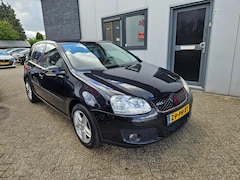 Volkswagen Golf - 1.6 GTI bumper en R32 uitlaat en bumper
