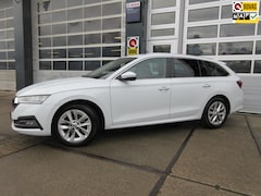 Skoda Octavia Combi - 1.0 TSI Business Edition / Trekhaak / Navi / PDC