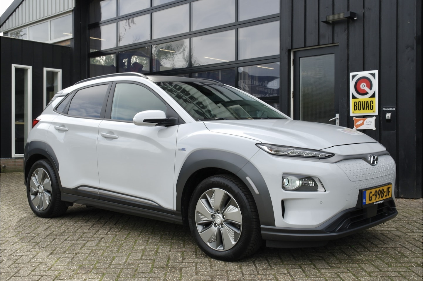 Hyundai Kona Electric - EV Premium 64 kWh | NL-Auto | Adap.Cruise | Stoelverkoeling | Carplay - AutoWereld.nl
