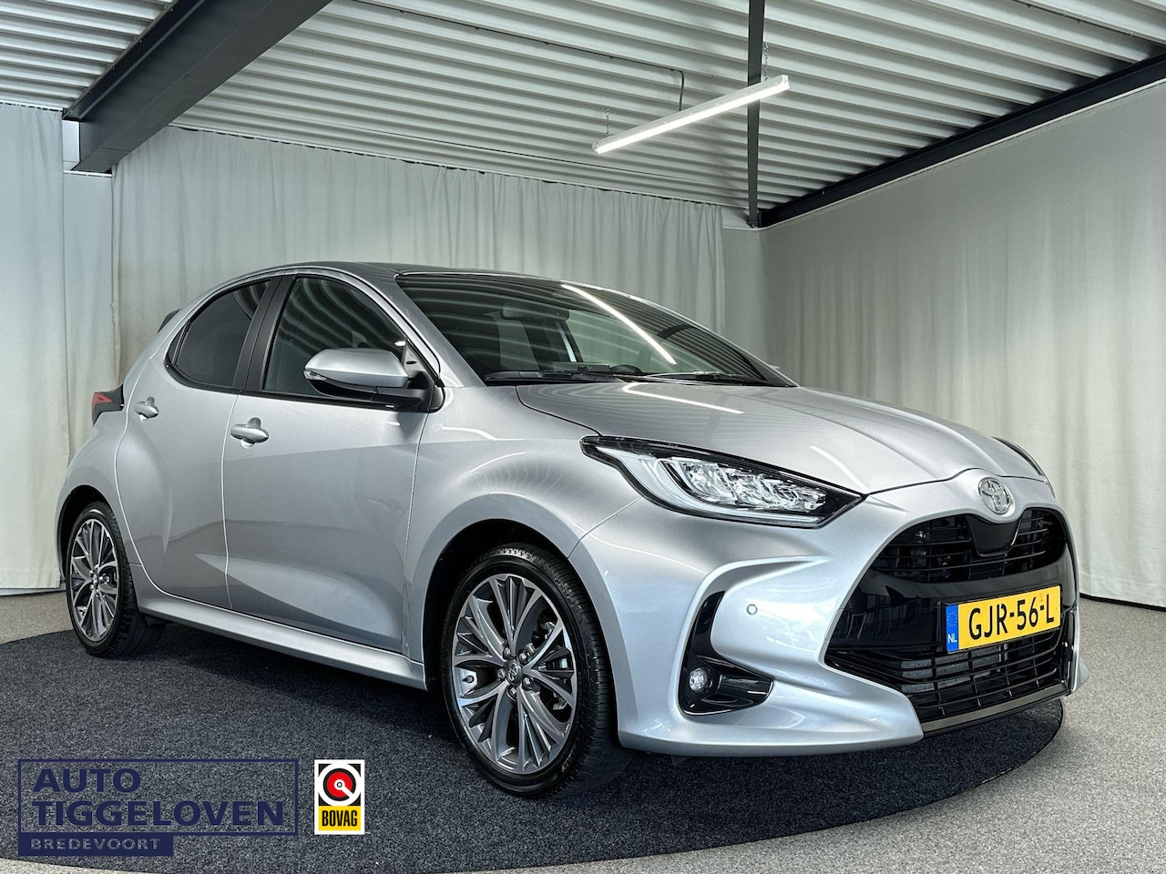Toyota Yaris - 1.5 Hybrid 130 Executive Automaat | Navi | CarPlay | Stuur&Stoelverwarming - AutoWereld.nl