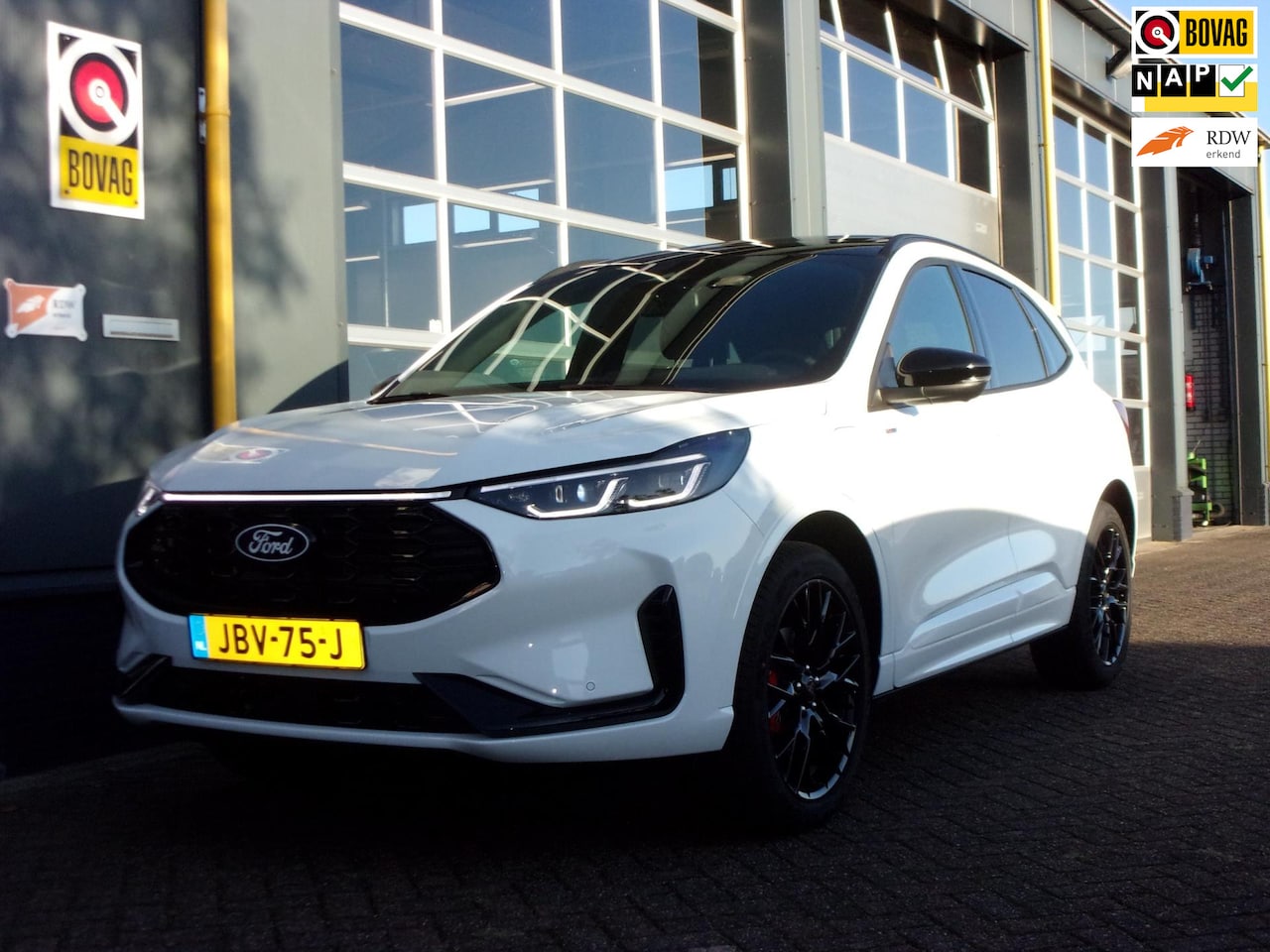 Ford Kuga - 2.5/243 pk PHEV ST-Line X Black Pack Full Options - AutoWereld.nl