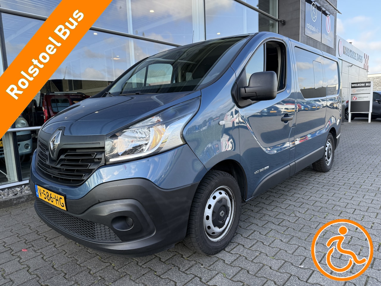Renault Trafic - 4+1 Rolstoelbus 1.6 dCi T29 L1H1 Comfort Energy (Mooie complete 4+1 Rolstoelbus met lift!) - AutoWereld.nl