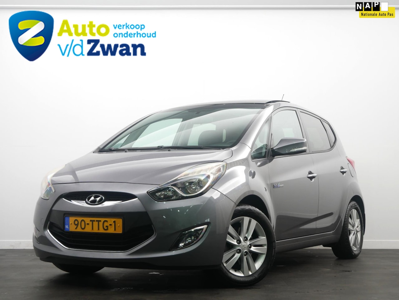 Hyundai ix20 - 1.4i i-Vision Pano/Clima/Cruise/Trekhaak - AutoWereld.nl