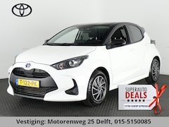 Toyota Yaris - 1.5 HYBRID AUTOMAAT BLACK & WHITE GARANTIE 8-2033 NAVIGATIE.CLIMA.CRUISE