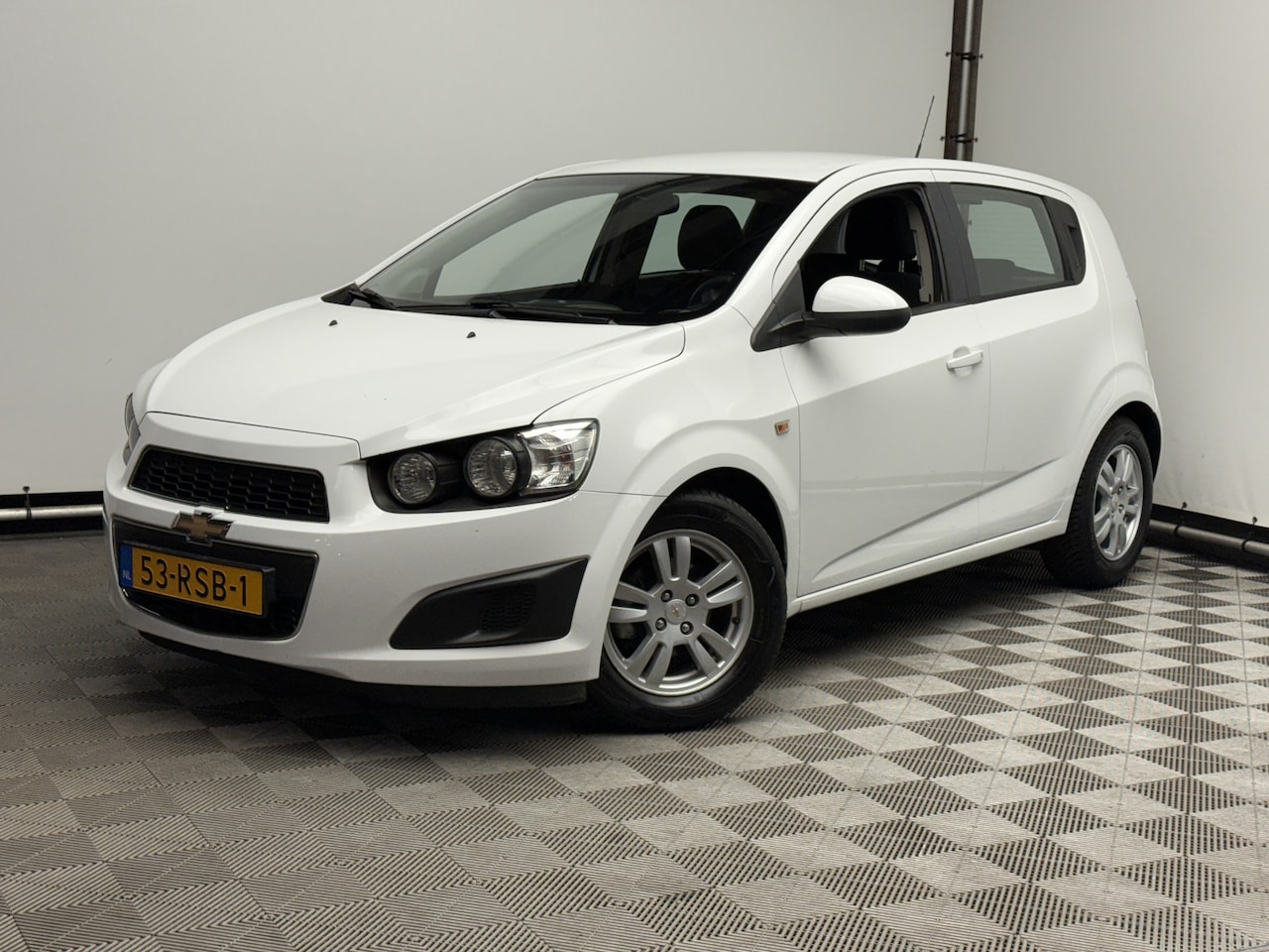 Chevrolet Aveo - 1.2 LT 5-drs Airco LM15" 1e Eigenaar - AutoWereld.nl