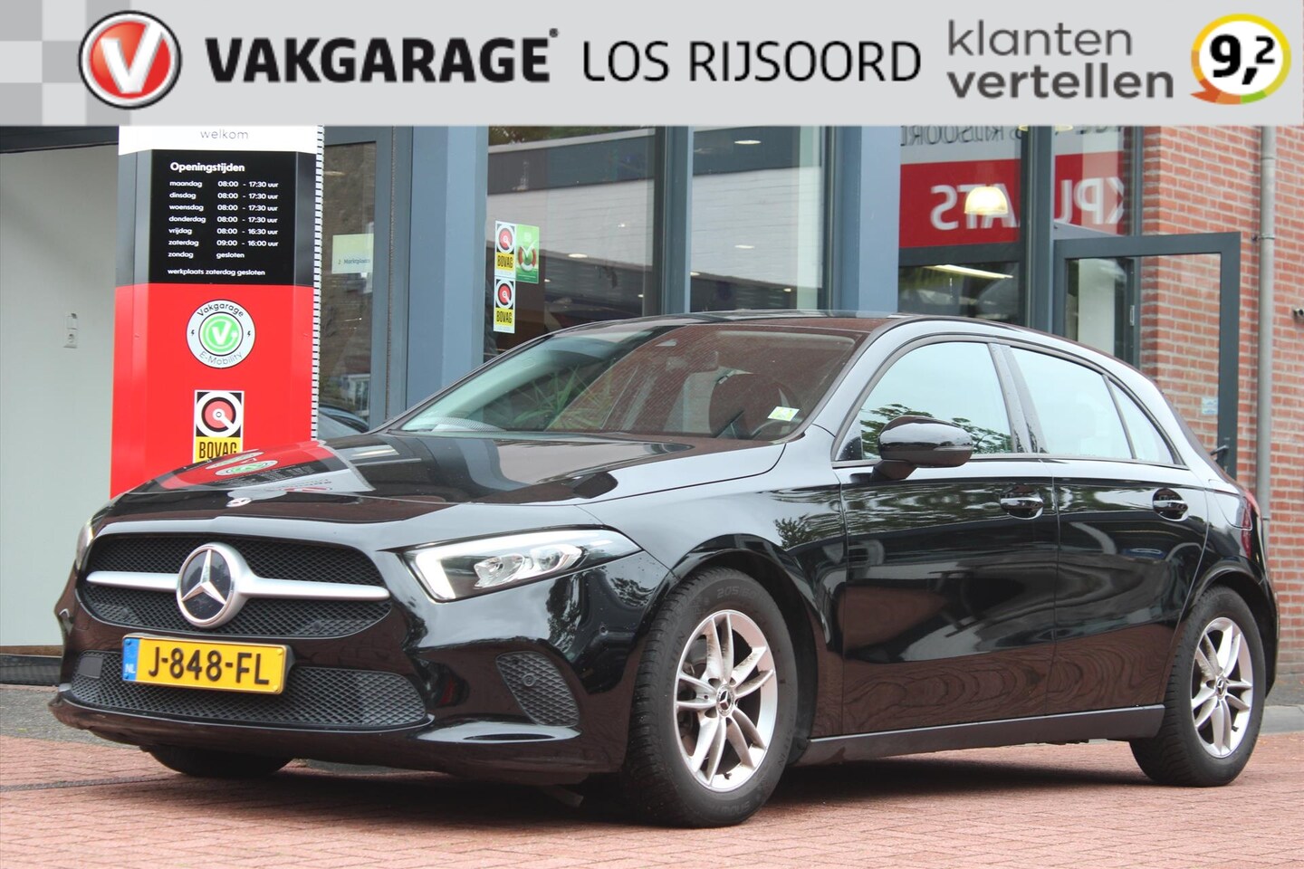 Mercedes-Benz A-klasse - A 180 7G-DCT *Solution* | Camera | Stoelverwarming | Cruise & Climate Control | Carplay | - AutoWereld.nl