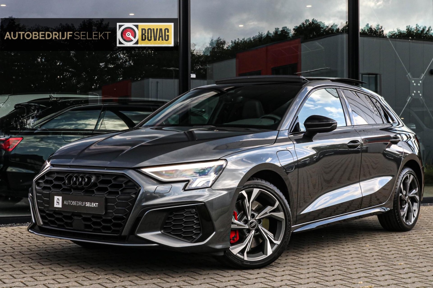 Audi A3 Sportback - 45 TFSI e RS STOELEN - PANO - B&O - SFEER - CAMERA - AutoWereld.nl
